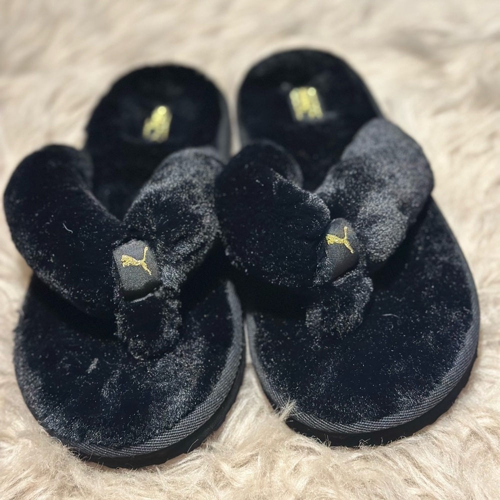 Puma Black Faux Fur Slippers Size 8 NWOT